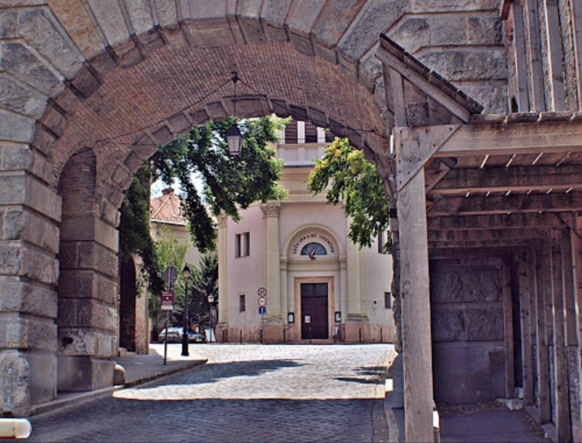 Budasmile Appartment At Buda Castle - Aircon & Free Parking Budapest Exterior foto